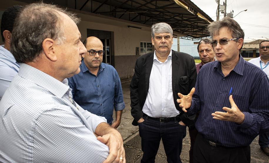 Porto vai revitalizar vias de acesso ao Santuário de Nossa Senhora do Rocio Os Portos do Paraná farão convênio com o Município de Paranaguá para recuperar as vias do entorno do Santuário Estadual de Nossa Senhora do Rocio. A obra visa melhorar o acesso da comunidade local, dos visitantes e peregrinos. O anúncio foi feito nesta terça-feira (27), no salão paroquial do Santuário.