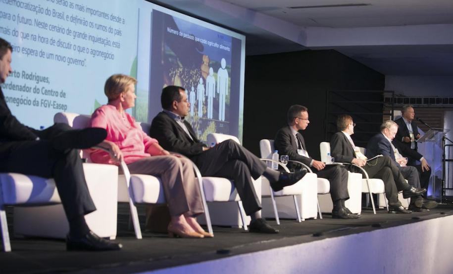 Portos do Paraná apresentam soluções para agronegócio brasileiro Portos do Paraná apresentam soluções para agronegócio brasileiro