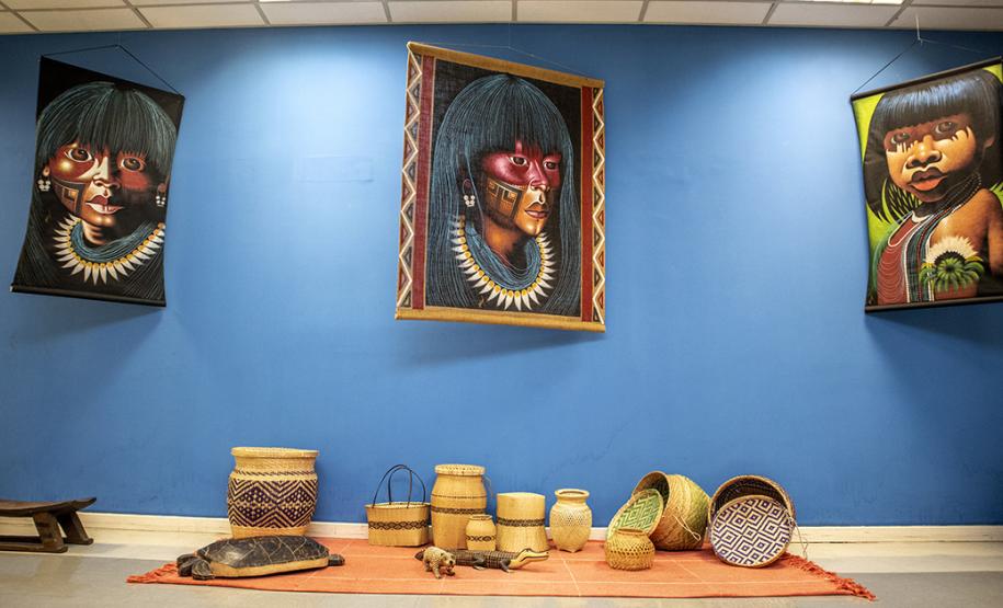 Porto de Paranaguá recebe exposição de artesanato indígena