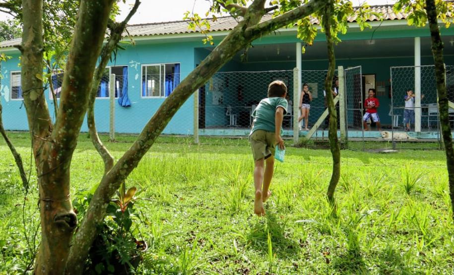 Na Escola Municipal Campo de Tambarutaca, na Vila São Miguel, tem 19 alunos, sete de 2º a 5º anos. Esses últimos que participaram da atividade do primeiro módulo do Programa.
