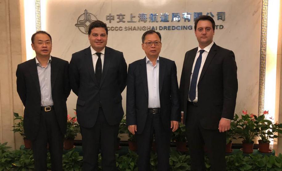 Missao Brasil China 2 Comitiva paranaense teve reunião com executivos da China Communication Construction Company (CCCC), uma das maiores empresas chinesas que, no setor de infraestrutura e logística, opera rodovias, ferrovias, metrôs, portos e aeroportos.