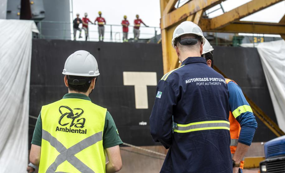 A equipe do Serviço Especializado em Engenharia de Segurança e em Medicina do Trabalho (Sesmet), vinculado à Diretoria de Meio Ambiente dos Portos do Paraná, passa a utilizar o Índice de Segurança Portuária (ISP). A ferramenta gerencial permite identificar o número de desvios comportamentais observados nas atividades que ocorrem nas áreas portuárias e relacioná-los com o potencial que esses desvios possuem para a ocorrência de acidentes de trabalho.