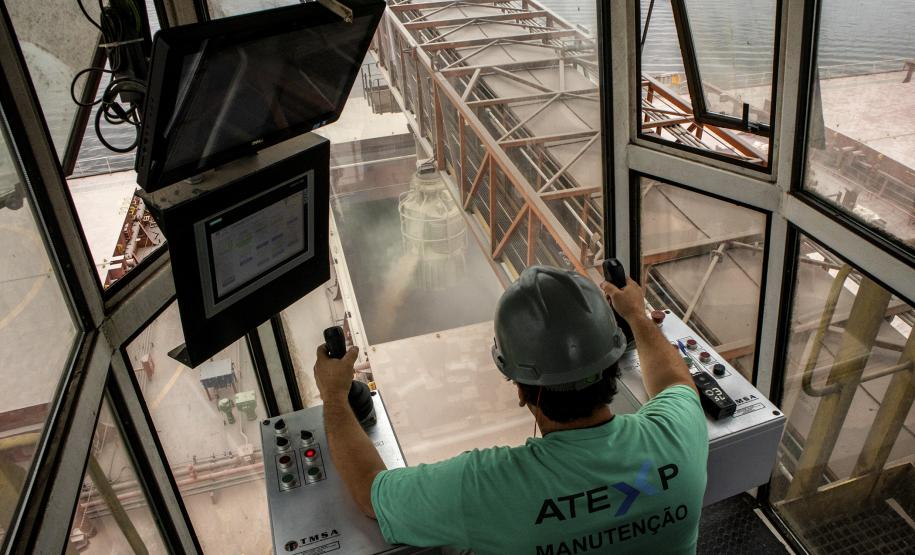 19% das exportações da soja brasileira passa pelos Portos do Paraná