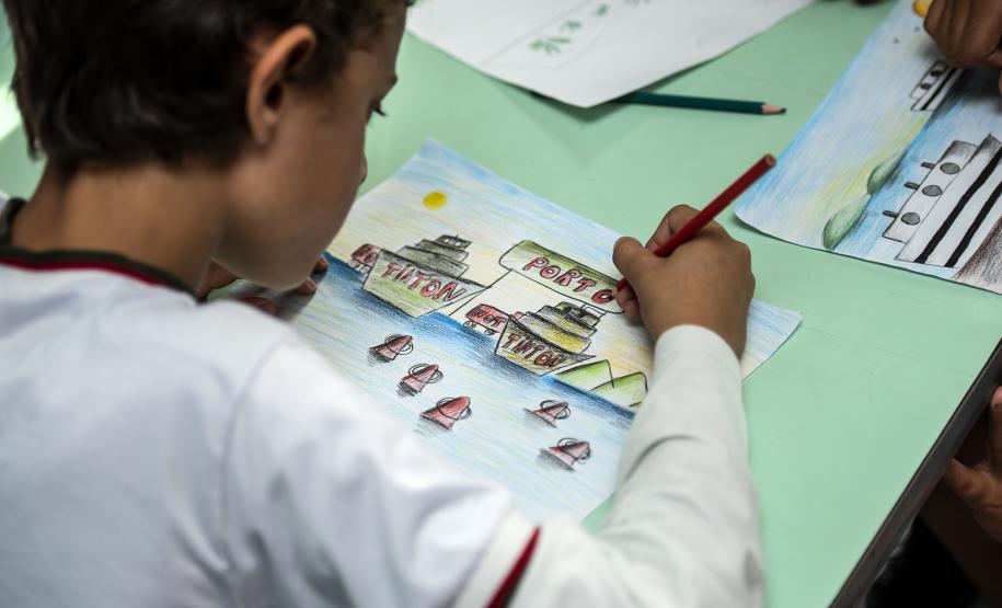 Atividade da empresa pública faz parte do Projeto Porto Escola. Concurso é aberto para todos os alunos de 5º ano, da Rede Pública Municipal de Ensino, que visitaram o Porto de Paranaguá de março até o último dia 13 de junho. São 17 escolas participantes