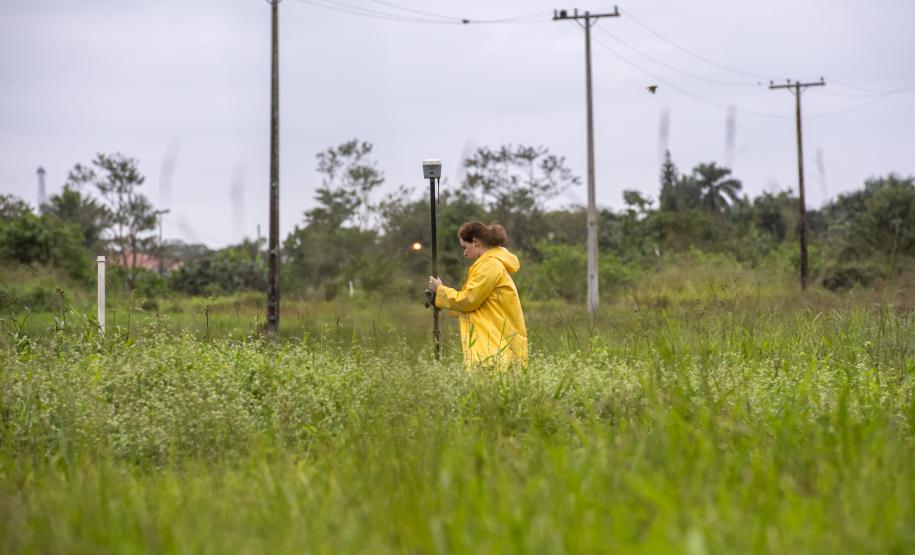 A empresa pública Portos do Paraná está fazendo o levantamento topográfico do terminal Público Barão de Tefé, localizado no município de Antonina. O estudo, uma iniciativa própria, pode servir de parâmetro para empresas que futuramente tenham interesse em investir na área.