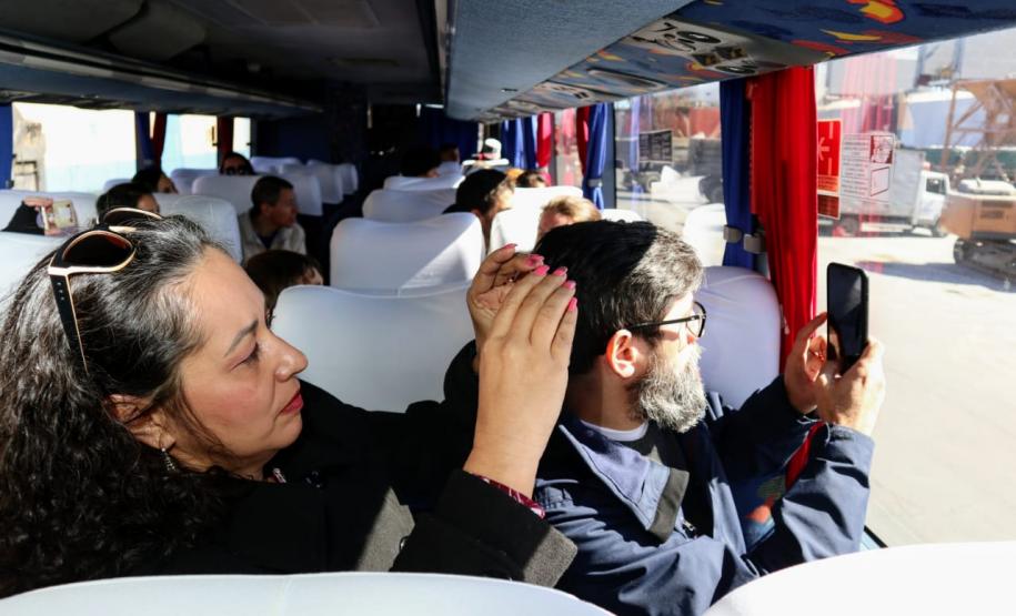 O Porto de Paranaguá retomou a recepção de grupo para palestra e visitação ao cais nos finais de semana. Os alunos do Colégio Estadual Júlio Mesquita, de Curitiba, foram os primeiros a participar das atividades neste sábado (6).