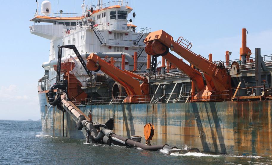 Ibama autoriza dragagem do Canal da Galheta A dragagem que será realizada agora não dispensa as demais dragagens de manutenção e aprofundamento dos portos, que só poderão ser realizadas depois da emissão da licença de operação.