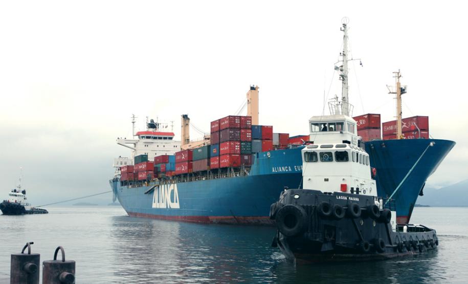 Desde 2009 não é realizada uma dragagem de manutenção do Canal da Galheta. No início deste ano, por determinação do governador Beto Richa, foi realizada a dragagem emergencial nos berços de atracação, trabalho que não vinha sendo feito há seis anos.