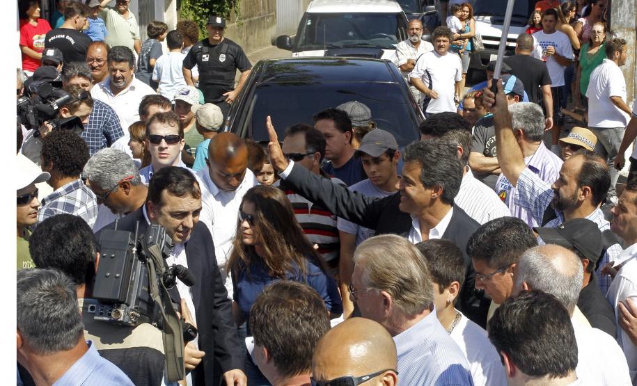 Ao todo, a Appa está disponibilizando para a prefeitura de Guaratuba, oito bóias de resina de polietileno. Todas têm placas de energia solar e sensores, ligando automaticamente quando começa a escurecer. A iluminação é de LED e o alcance luminoso de cada uma das bóias é de cinco milhas náuticas.