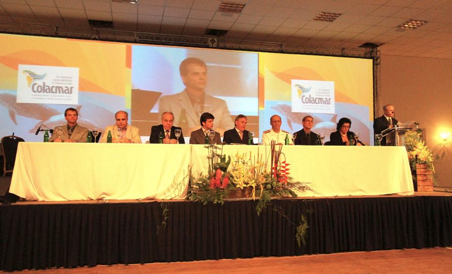 Portos do Paraná participam do Congresso Latino-Americano de Ciências do Mar Mais de 2,5 mil pesquisadores participam das discussões que tratarão de temas como empreendimentos costeiros e aquicultura marinha na América Latina. Pela primeira vez a Appa participa do evento e está presente com um estande
