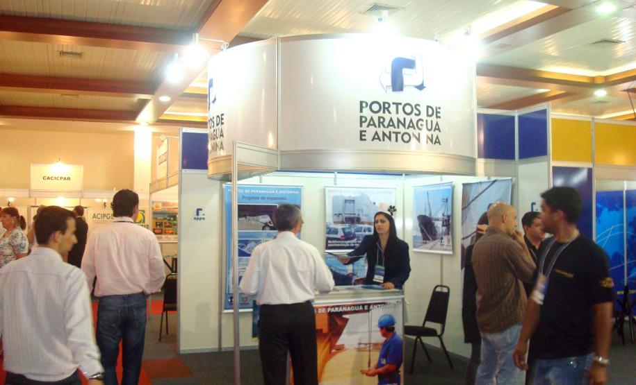 Paralelamente às palestras, uma feira com empresas que representam o governo, bancos, cooperativas, entre outros, foi montada para atender quem participa do evento. Pelo terceiro ano consecutivo, a Appa está presente na convenção.