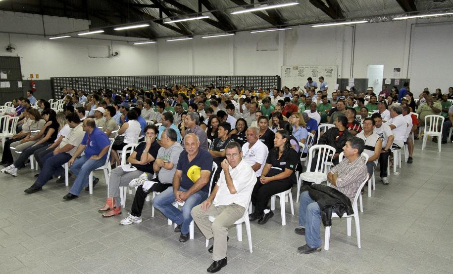 Acidentes envolvendo Trabalhadores Portuários Avulsos cai 30% em Paranaguá Neste primeiro dia, os funcionários assistiram a uma peça de teatro intitulada “As 5 portas que levam ao acidente”. Três atores interagiram com a platéia, mostrando que os fatores desencadeadores dos acidentes podem ser evitados.