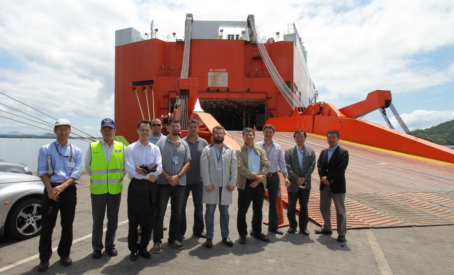Movimentação de veículos pelo Porto de Paranaguá é 24% maior em 2011 O bom desempenho das operações chamou a atenção dos técnicos da filial japonesa da Nissan. Representantes da fábrica no Japão vieram conhecer a logística de escoamento de veículos do Porto. Os técnicos quiseram conferir todo o processo de produção, exportação e importação de veículos realizada pela filial brasileira da empresa.