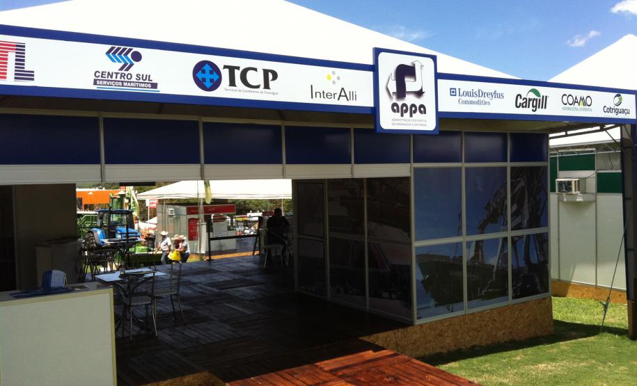 A Administração dos Portos de Paranaguá e Antonina (Appa) e operadores do Corredor de Exportação do Porto de Paranaguá, além do terminal de Contêineres, participam da 24ª edição do Show Rural Coopavel.  O evento, que acontece entre os dias 6 e 10 de fevereiro na cidade de Cascavel, na Região Oeste do Paraná, tem como objetivo  promover a difusão de novos conhecimentos aos agricultores.