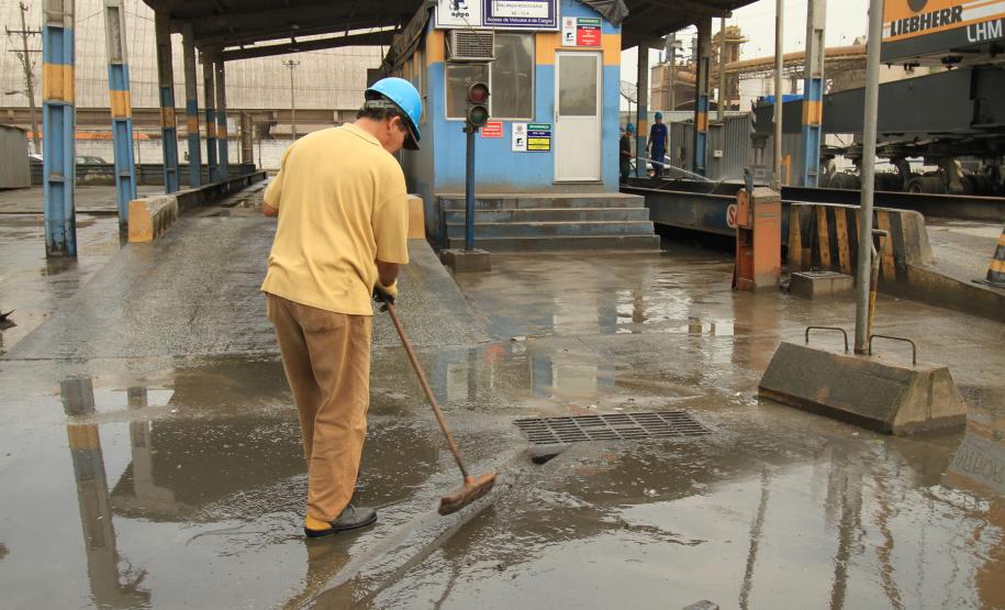 Além do reajuste salarial, o acordo criou duas fainas (áreas de trabalho) para o Bloco. Agora, os trabalhadores da categoria são responsáveis pela limpeza das dalas (correias que transportam os granéis) e por aplicar os jatos de ar nos caminhões que operam no corredor de exportação.