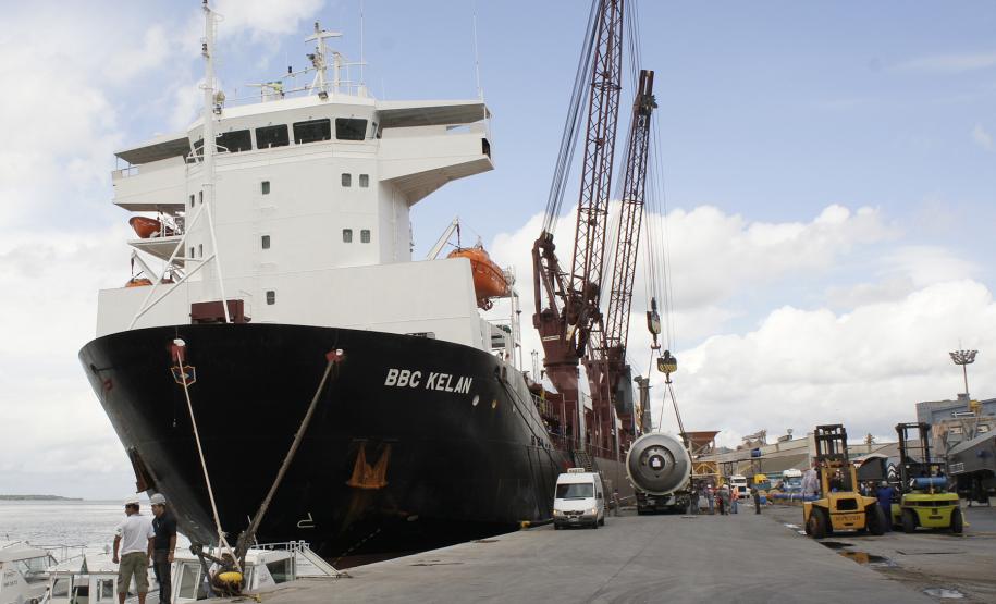 Porto de Paranaguá se especializa na movimentação de cargas especiais Esse tipo de operação portuária é caracterizada como uma operação especial. Exige definição prévia do berço de atracação, de acordo com o espaço disponível para manobrar as cargas e a capacidade do piso, além da logística para saída do terminal.