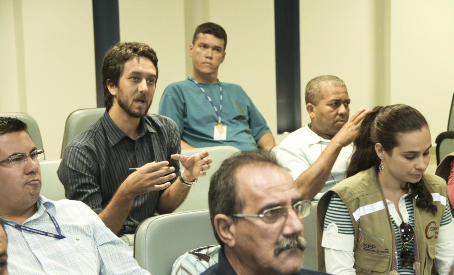 Secretaria de Portos apresenta programa de resíduos em Paranaguá A equipe de pesquisadores do Programa de Planejamento Energético (PPE) da Universidade Federal do Rio de Janeiro (UFRJ), responsável pela coordenação dos trabalhos, e do Instituto Virtual Internacional de Mudanças Globais (Ivig/Coppe/UFRJ), apresentou o projeto aos usuários do porto.