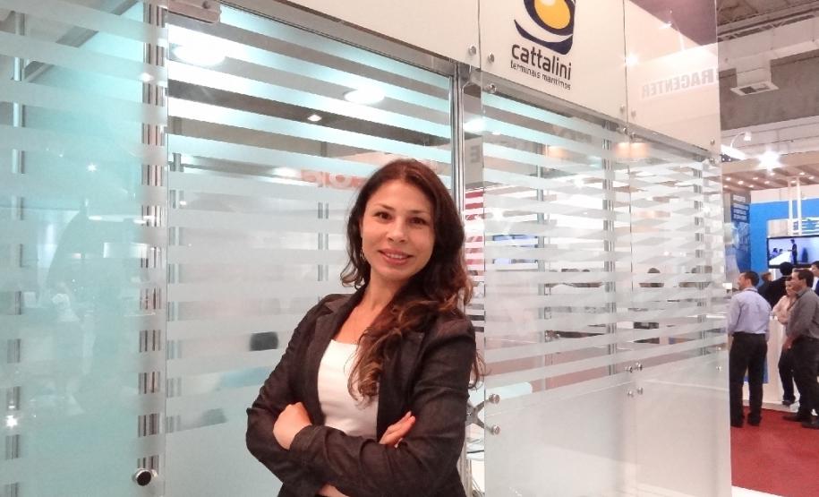Intermodal abre possibilidade de novos negócios para os portos paranaenses Outro parceiro do Porto de Paranaguá na feira deste ano, foi a empresa Cattalini Terminais Marítimos. Para Carla Nietch (foto), gerente comercial, a feira comprova que 2012 está sendo um ótimo ano para quem atua na área de logística.