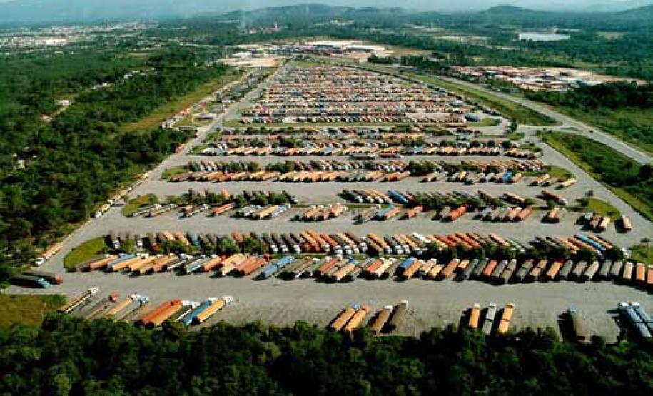 O pátio de triagem do Porto de Paranaguá sediará a 16ª EXPOSAFRA – Feira de Negócios para Transportadores, entre os dias 7 e 10 de maio. O evento é promovido pela Revista Caminhoneiro com apoio da Administração dos Portos de Paranaguá e Antonina - Appa.