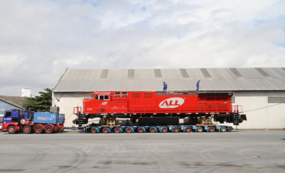 Porto de Paranaguá recebe locomotivas Trata-se de uma operação especial, na qual a Administração dos Portos de Paranaguá e Antonina (Appa) se especializa cada vez mais. Segundo a Divisão de Operações, características como a facilidade de atracação, o calado, o tamanho do cais e a capacidade do piso são diferenciais.