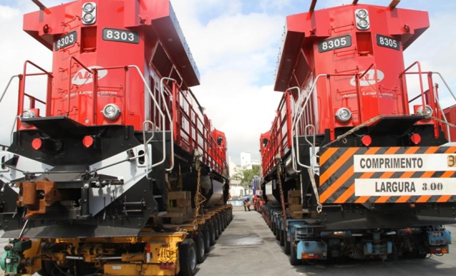 Porto de Paranaguá recebe locomotivas ALL informou que as 16 locomotivas DASH serão utilizadas na ampliação da capacidade de transporte no corredor central do Paraná, entre Curitiba, Maringá e Londrina.