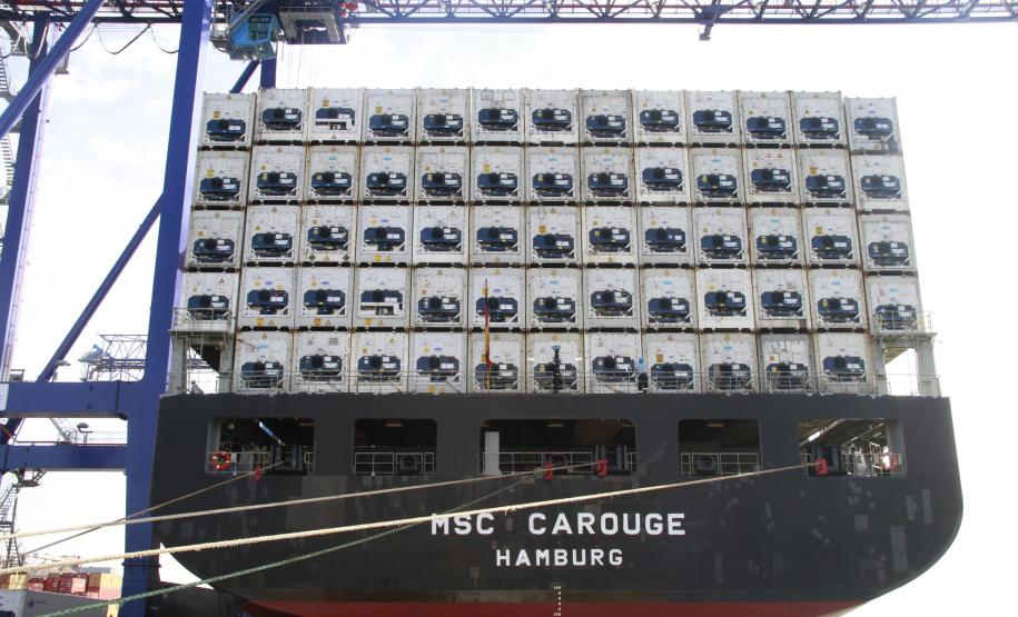 Exportação de granéis pelos portos paranaenses cresce 17% A movimentação de contêineres fechou os cinco primeiros meses em alta, com a movimentação de 311 mil TEUs (Tweenty Equivalent Unit), uma alta de 13% em relação ao ano anterior.