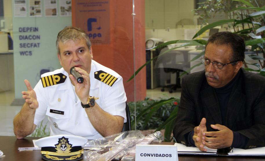 CAP de Paranaguá tem novo presidente Reunião – A posse ao novo presidente foi dada durante a reunião ordinária do CAP, nessa quinta-feira, pela manhã. Além desse, outros assuntos ordinários foram abordados. Convidado, o Capitão dos Portos do Paraná, Capitão de Mar e Guerra, José Henrique Corbage Rabello, deu as boas vindas ao novo presidente e parabenizou Matthiesen pelo desempenho no CAP.