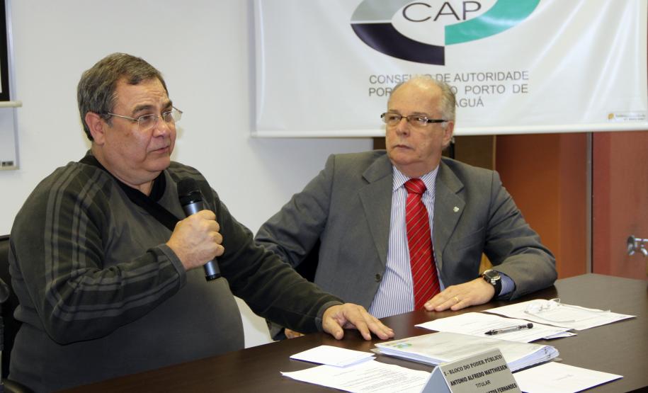 CAP de Paranaguá tem novo presidente Com 35 anos de experiência em portos, entrou para o sistema portuário na extinta Portobras, onde esteve em cargos de planejamento e execução de obras. Em CAPs, Coelho Filho tem dez anos de experiência já tendo presidido os conselhos dos portos de Macapá, Belém, Vila do Conde e Santarém.