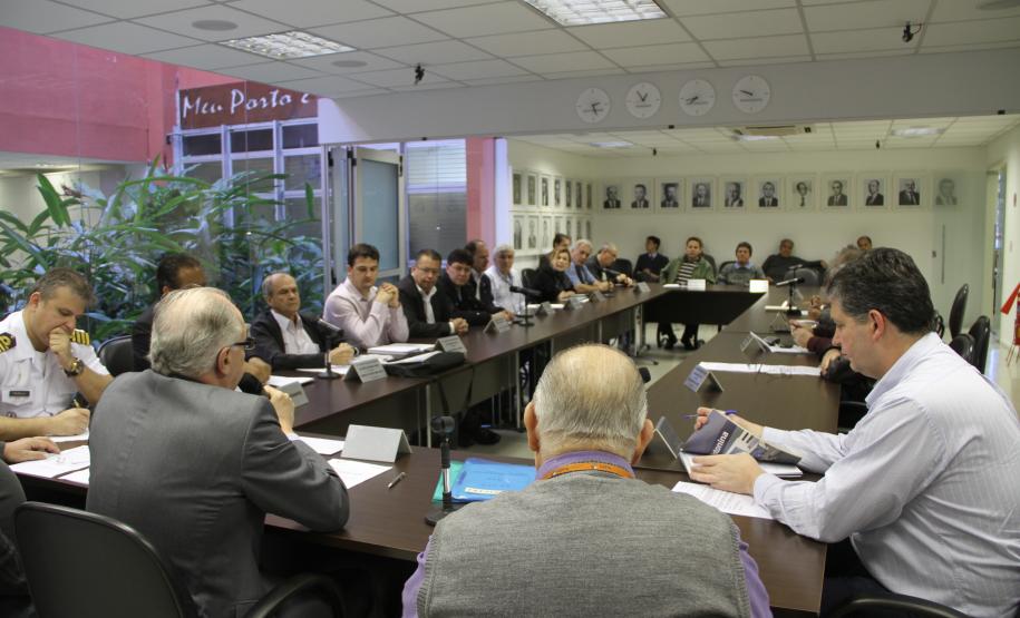 CAP de Paranaguá tem novo presidente A partir de hoje (18), o Conselho de Autoridade Portuária (CAP) de Paranaguá será presidido pelo diretor de Desenvolvimento Operacional da Secretaria de Portos (SEP) da Presidência da República, Wilson do Egito Coelho Filho. Representando o poder público, o engenheiro civil assume no lugar de Antonio Alfredo Matthiesen, do mesmo bloco.