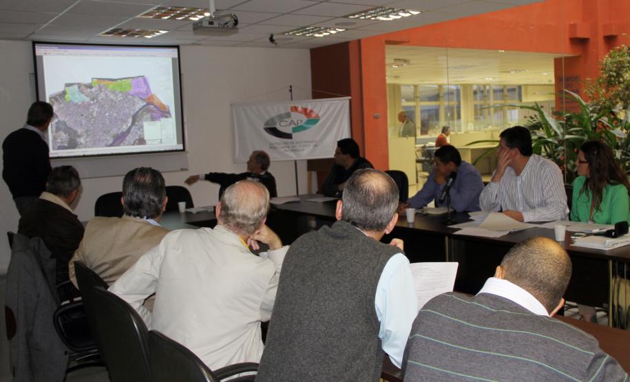 Plano de Zoneamento e Desenvolvimento do Porto de Paranaguá vai para aprovação Apresentado pela Administração dos Portos de Paranaguá e Antonina (Appa), o documento traz todas as sugestões indicadas e debatidas pelos membros da comissão e da comunidade portuária.