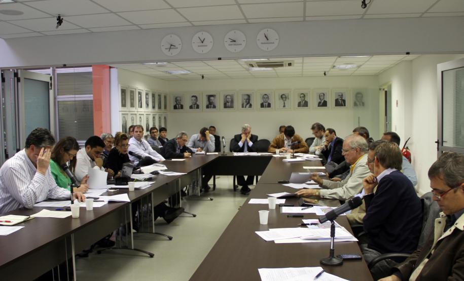 Plano de Zoneamento e Desenvolvimento do Porto de Paranaguá vai para aprovação Depois de nove reuniões, Comissão do CAP aprova relatório final apresentado pela Appa. No documento, um resumo de todos os pontos amplamente debatidos pela comunidade portuária.