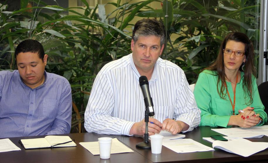 Plano de Zoneamento e Desenvolvimento do Porto de Paranaguá vai para aprovação “Foi mais de um ano de desenvolvimento do PDZPO de Paranaguá. Finalmente, com toda transparência, estamos chegando a um produto final. Temos consciência de que não vai atender, em plenitude, todos os interesses individuais. Porém, tenho certeza que o documento é uma convergência, que atende o interesse público”, comenta Dividino.