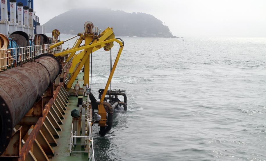 Appa divulga primeiro balanço da dragagem do Canal da Galheta O equipamento que realiza a dragagem de manutenção do Canal da Galheta já dragou mais de um quarto da quantidade de sedimentos da primeira região que está sendo trabalhada, nas proximidades da Ilha do Mel. Mais de 630 mil metros cúbicos já foram retirados do local mais crítico do Canal de acesso ao porto paranaense.