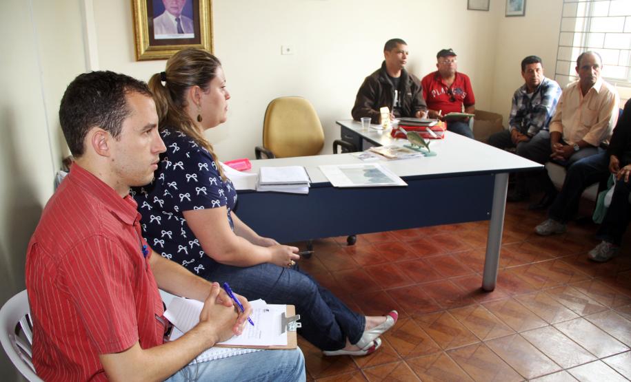 Comunidades recebem resultados do monitoramento ambiental Resultados – De acordo Flavia Cristina Granato, oceanóloga da DTA, os resultados da campanha prévia à dragagem mostram um ambiente com boa qualidade ambiental. “Nenhum parâmetro químico atingiu o nível 1 da Resolução Conama 357/05, que diz respeito à qualidade de água nos parâmetros de Paranaguá (água salina e salobra)”, afirma.