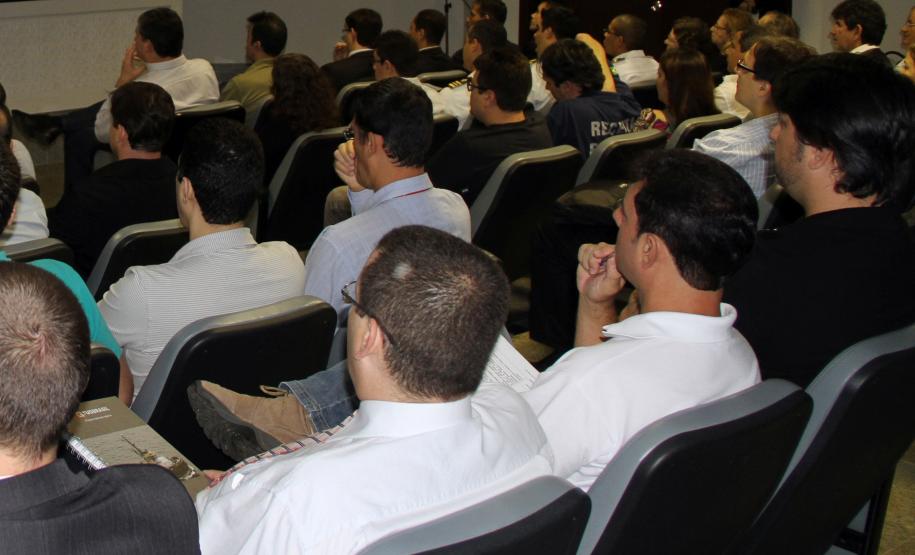 SEP habilita portos de Paranaguá e Antonina para operar com Porto Sem Papel “A partir de hoje o Porto de Paranaguá entra na capacitação para receber essa nova ferramenta