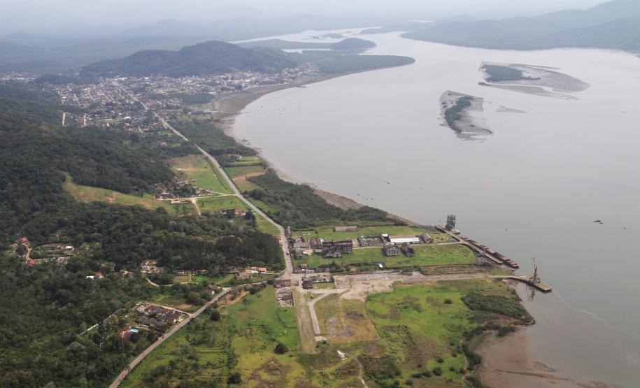 Aprovado PDZPO de Antonina O documento prevê a operacionalização do Terminal Barão do Teffé (com vocação para operações de apoio offshore e estaleiro, principalmente para atender as atividades ligadas às exploração do petróleo na região).