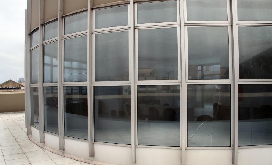 Appa inaugura instalações do Centro de Comando O Centro de Comando Arthur Miranda Ramos está localizado no último andar do prédio ao lado direito do portão principal do Porto de Paranaguá