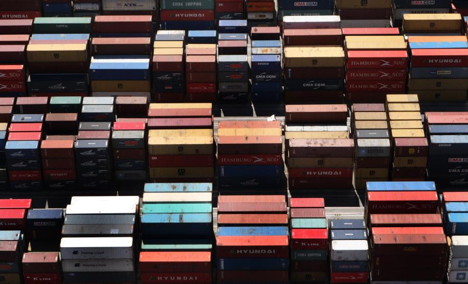 No ano passado, pelo porto paranaense, foram 383 toneladas de biscoitos exportadas, somando U$ 685 mil em receita. Em 2011, o principal destino da carga – exportada em contêineres – também foi Angola, seguida da Austrália e Panamá.