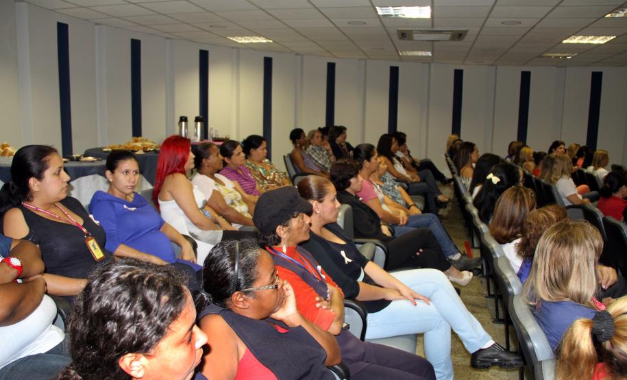 Além de mencionar a importância do diagnóstico precoce da doença, a palestrante falou sobre as opções de tratamento e orientou as mulheres da Appa sobre onde e como buscar ajuda.