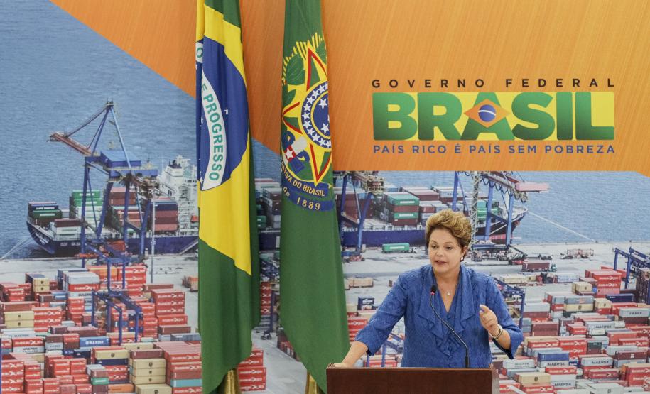 Portos paranaenses terão R$ 4,3 bilhões em investimentos até 2017 A presidente Dilma Roussef disse que o programa é um convite para que o empresariado invista na modernização dos portos brasileiros. “Portos eficientes são fundamentais para o desenvolvimento do Brasil. As novas regras vão acelerar o processo de concessão e oferecem maior segurança jurídica para quem está disposto a investir. Queremos uma explosão de investimentos”, disse a presidente.