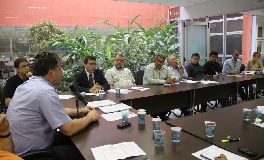 Appa reúne grupo de trabalho para propor contribuições ao novo marco regulatório Ainda segundo Dividino, as reuniões realizadas em Paranaguá – a desta terça-feira e a de quarta – seguem o que ocorre em todo o país