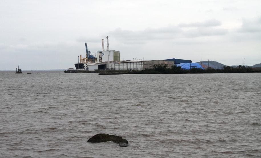 Appa faz levantamento da pesca em Antonina Dados prévios vão balizar a dragagem do porto de Antonina e dar mais segurança à comunidade durante o processo. Além desta, outras sondagens serão feitos durante e depois da obra