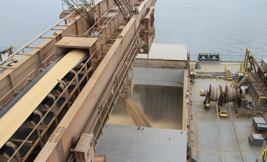 Diversos fatores contribuíram para atingir esta marca. A safra recorde de grãos, a alta na movimentação de milho e açúcar e a valorização do dólar explicam o desempenho.