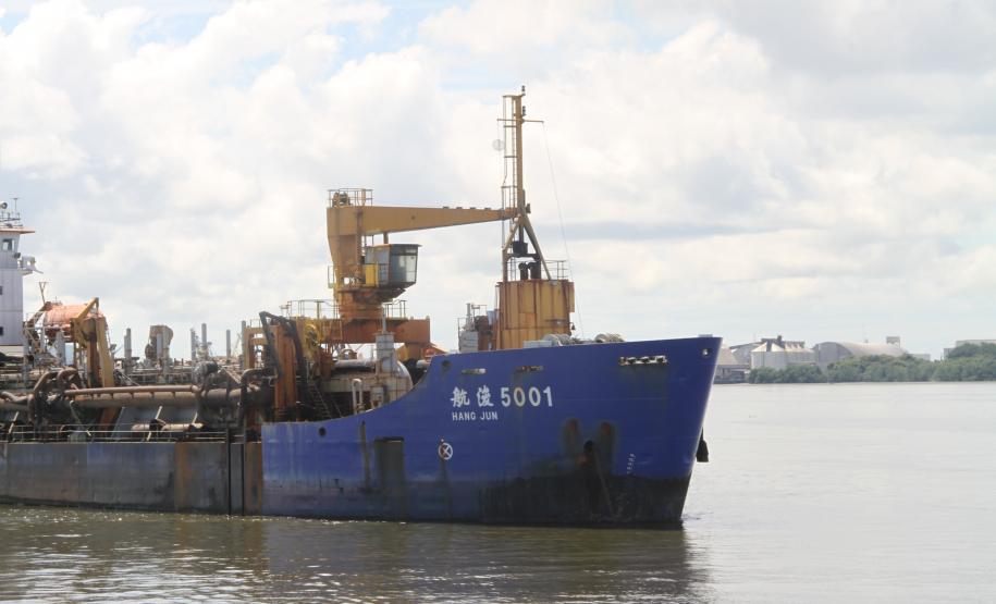 A dragagem dos pontos críticos do Canal da Galheta tem custo total de R$ 37 milhões e está sendo paga com recursos próprios da Appa.