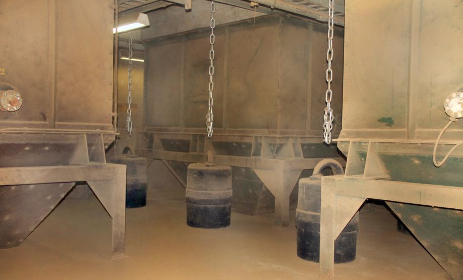 Porto de Paranaguá aumenta segurança no embarque de granéis Em 2012, o superintendente da Appa, Luiz Henrique Dividino, editou a Portaria n