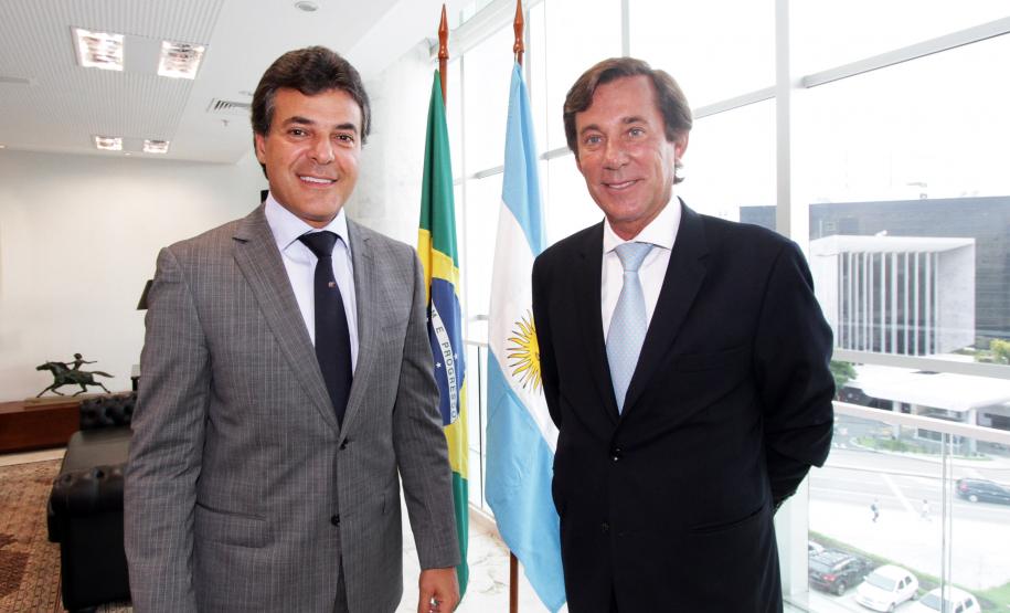 A comitiva argentina, liderada pelo embaixador Luis Maria Kreckler, também conheceu os projetos de expansão do Porto de Paranaguá e os futuros investimentos até 2014.