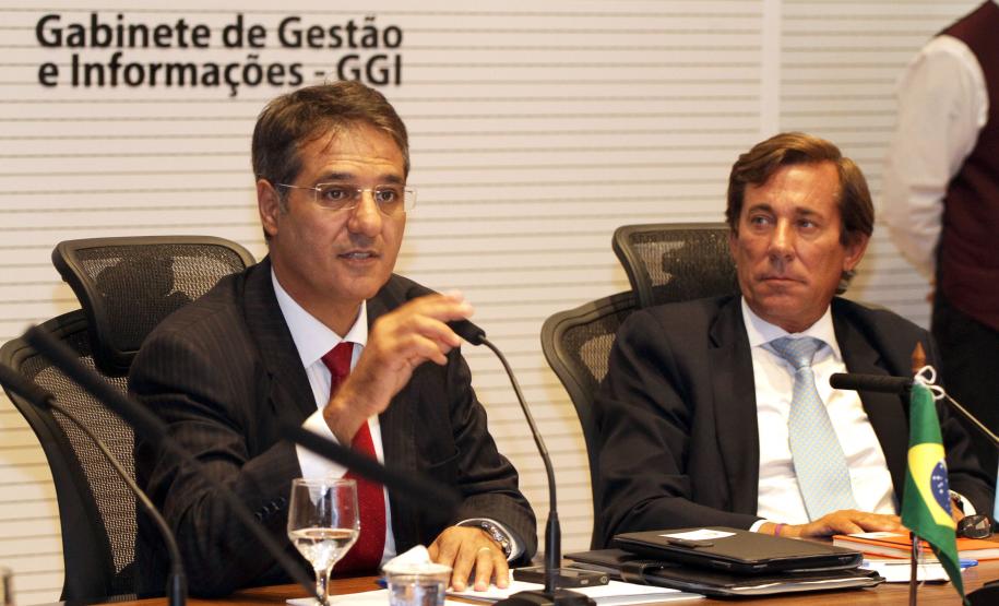 Participaram da reunião o secretário de Estado da Infraestrutura e Logística, José Richa Filho; o diretor-geral da Secretaria de Indústria, Comércio e Assuntos do Mercosul, Horácio Monteschio; e o diretor da Agência de Internacionalização do Paraná, Rui Lemes.