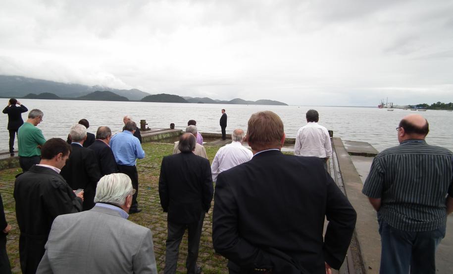 No Porto de Antonina, a comitiva visitou os terminais Barão de Teffé e Ponta do Félix.