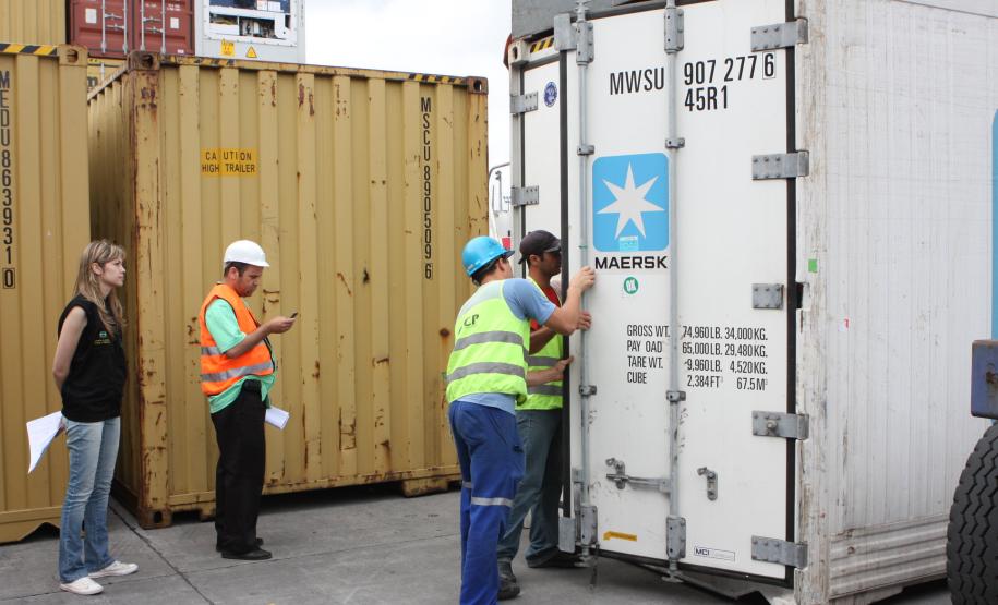 O Porto de Paranaguá, que já funciona 24 horas por dia há mais de cinco décadas, passará a contar com serviços federais anuentes também funcionando ininterruptamente em adequação ao programa da Secretaria de Portos.