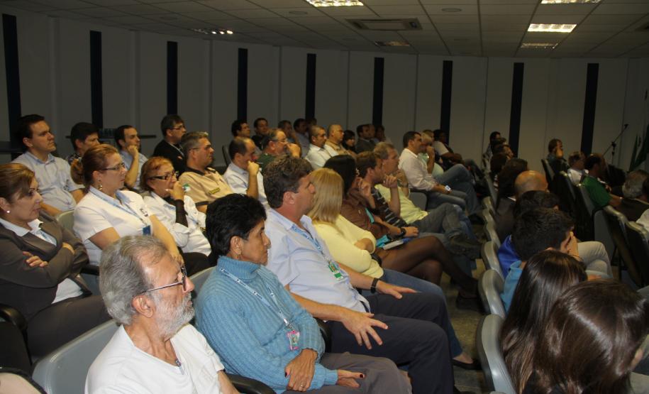 Para marcar o mês do Meio Ambiente, painel sobre a diversidade de espécies da Baía de Paranaguá também foi inaugurado, na tarde desta quarta-feira (12).